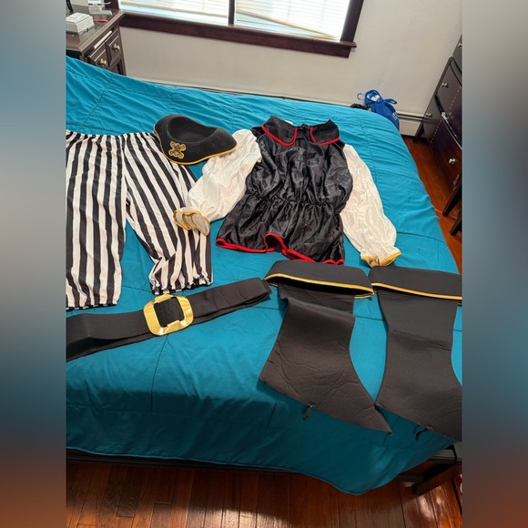 Mens pirate Costume OS - Picture 5 of 7